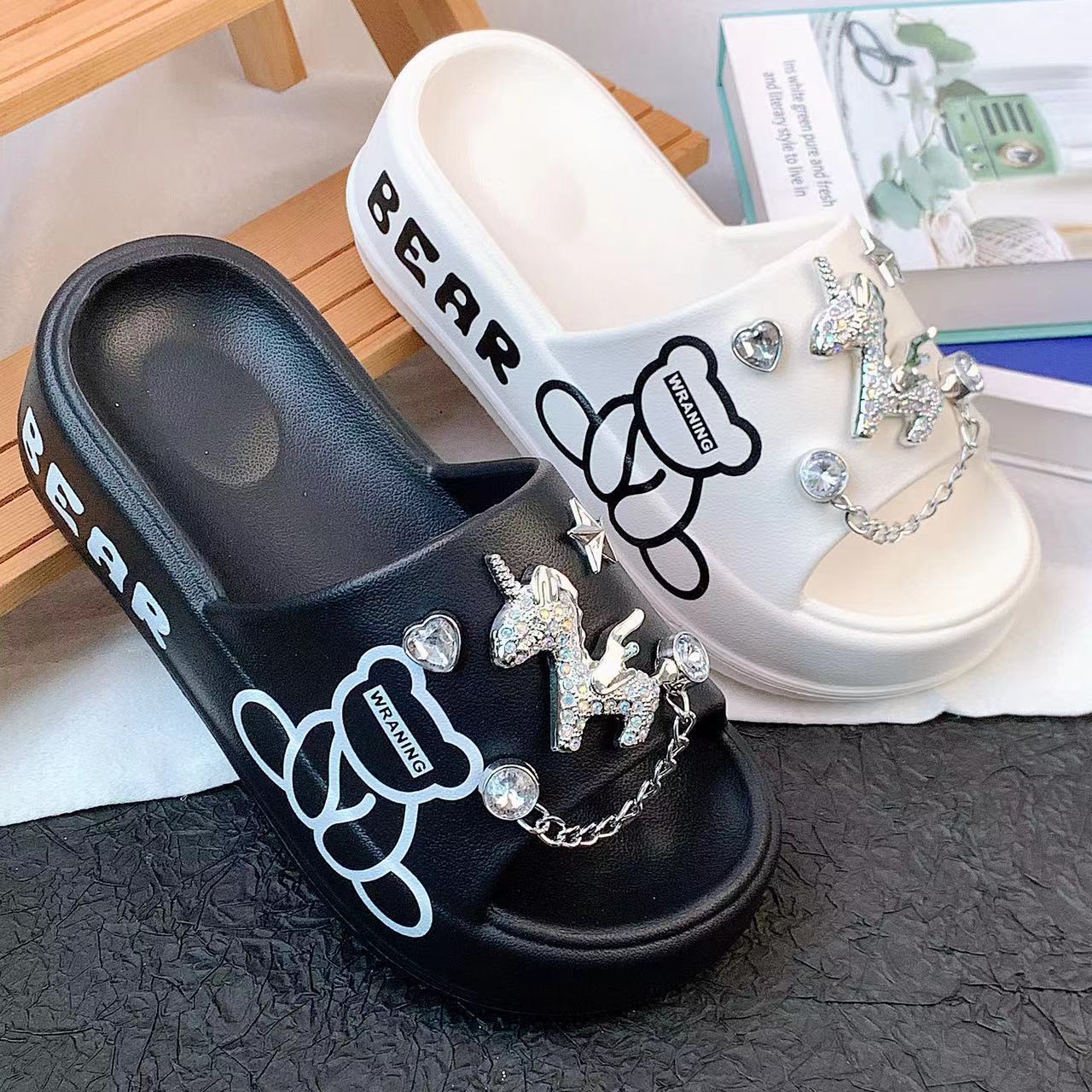 Damen Kreative Pantoletten mit glitzernden Tiermotiven und Schmuckdetails Fudus