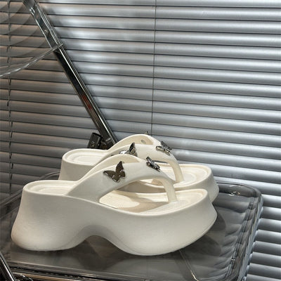 Damen Komfortable Flip-Flops mit eleganten Schmetterlingsakzenten und ergonomischer Sohle Fudus