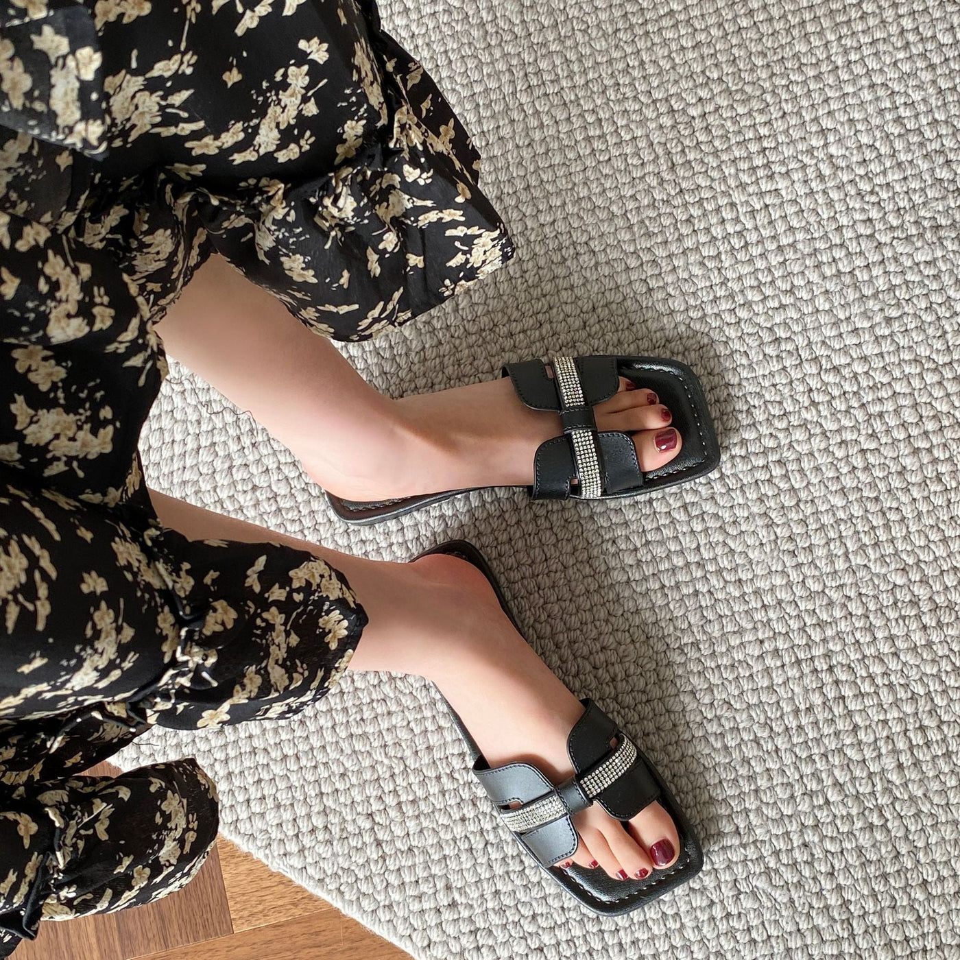 Damen modische Freizeit-Sandalen mit Verzierung Fudus