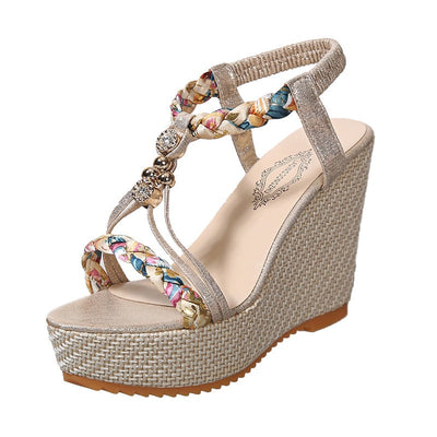 Damen Wedge-Sandalen mit geflochtenen Riemen und glamourösen Schmuckelementen Fudus