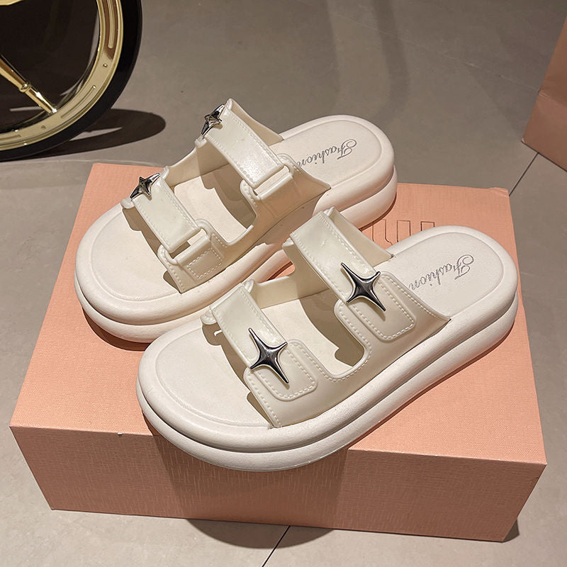 Damen Modische Plattform-Pantoletten mit verstellbaren Riemen und stylischen Sternenapplikationen Fudus