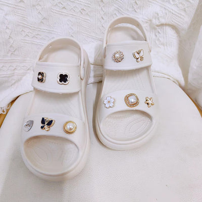 Damen Sandalen mit dekorativen Applikationen Fudus