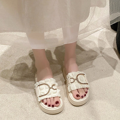 Damen Design-Pantoletten mit dekorative Riemen und rutschfester Sohle Fudus