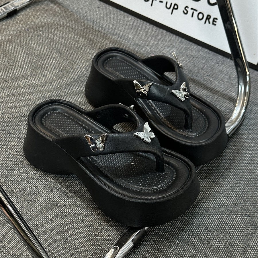 Damen Komfortable Flip-Flops mit eleganten Schmetterlingsakzenten und ergonomischer Sohle Fudus