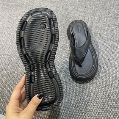 Damen Elegante Zehentrenner mit komfortablem Fußbett und modischem Metall-Design Fudus