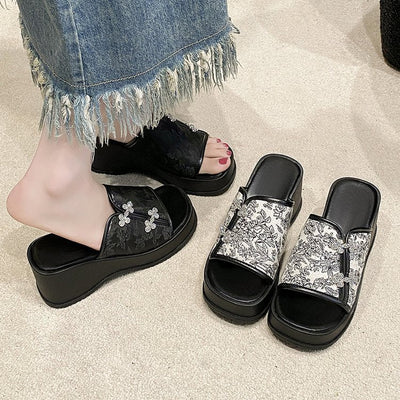 Damen Wedge-Pantoletten mit floralem Muster und funkelnden Schmuckdetails Fudus