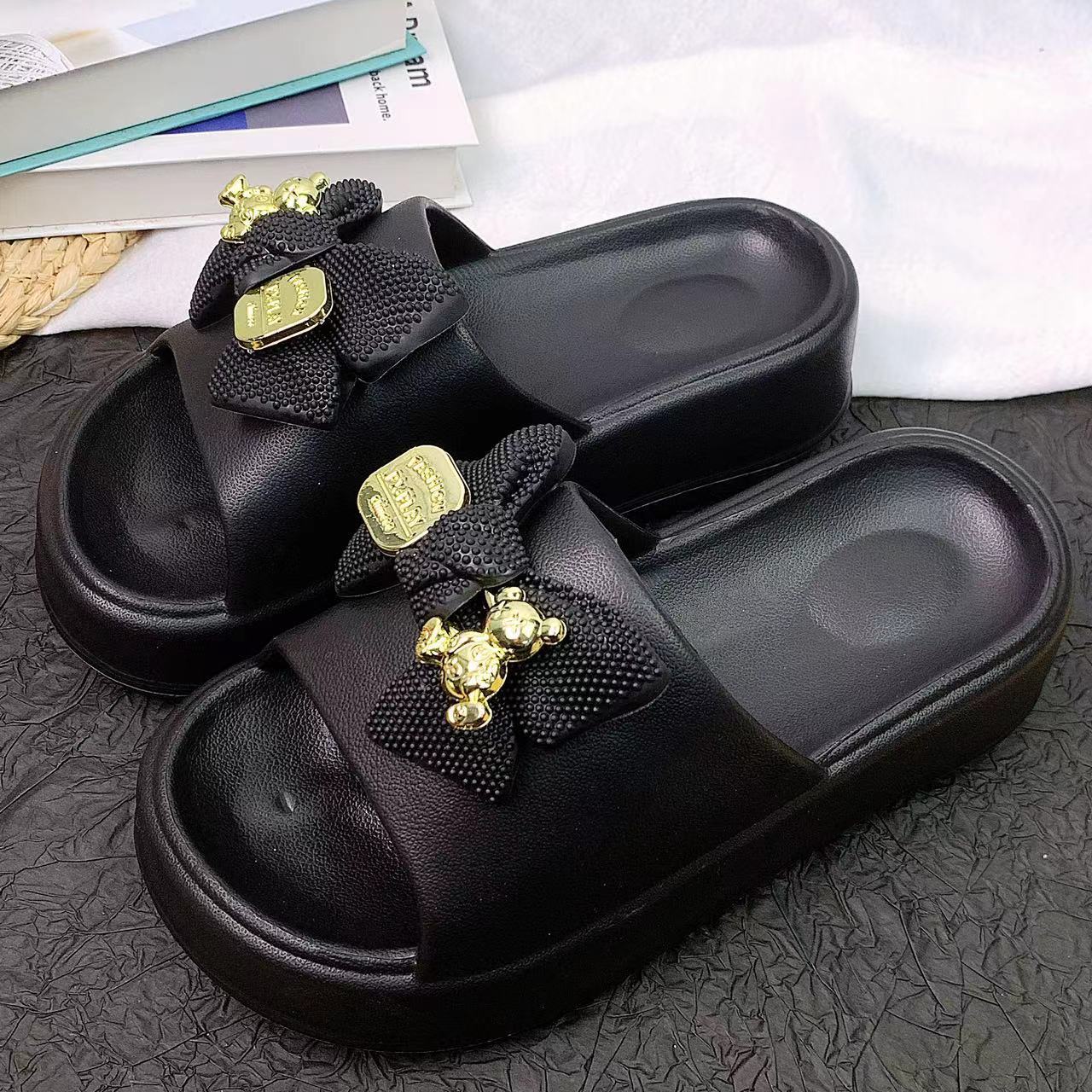 Damen Lustige und glamouröse Pantoletten mit hochwertigem Dekor Fudus