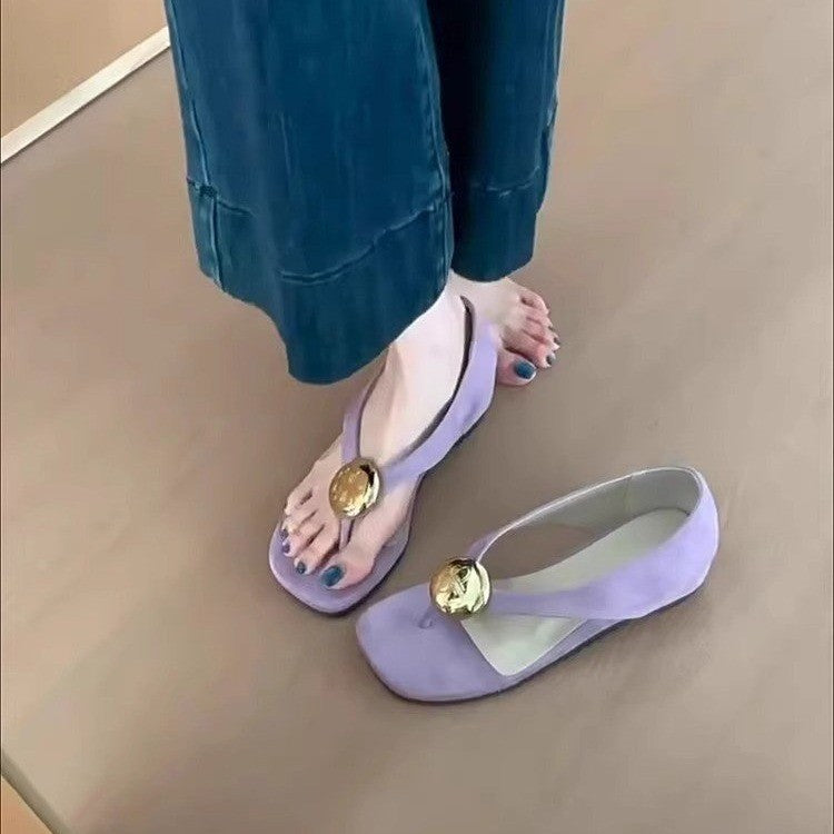 Damen Elegante Zehentrenner mit glänzendem Design und komfortablem Fußbett Fudus