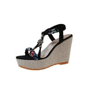 Damen Wedge-Sandalen mit komfortablem Fußbett und auffälligem Dekor Fudus