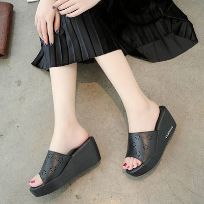 Damen Wedge-Pantoletten mit elegantem Lochmuster und rutschfester Sohle Fudus