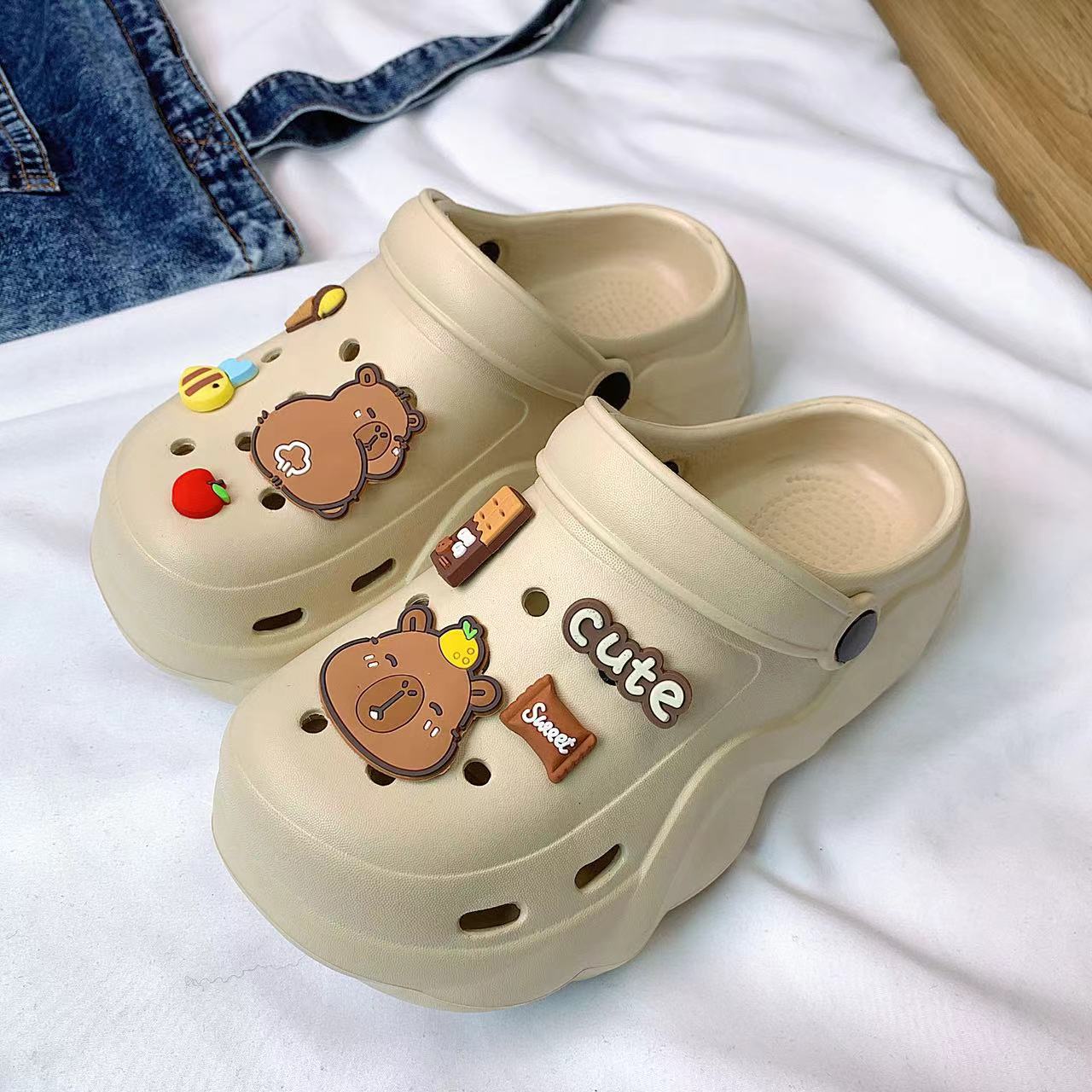 Damen Clogs mit lustigen Tiermotiven und dekorativen Applikationen Fudus