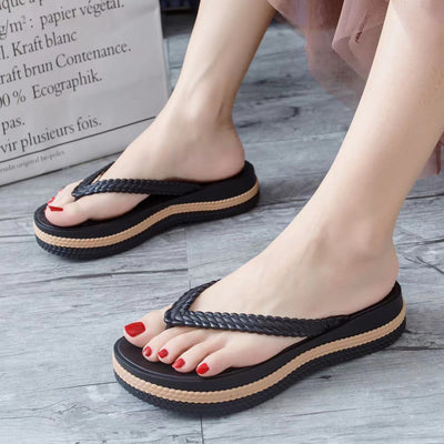 Damen Komfortable Flip-Flops mit geflochtenen Riemen und ergonomischer Sohle Fudus