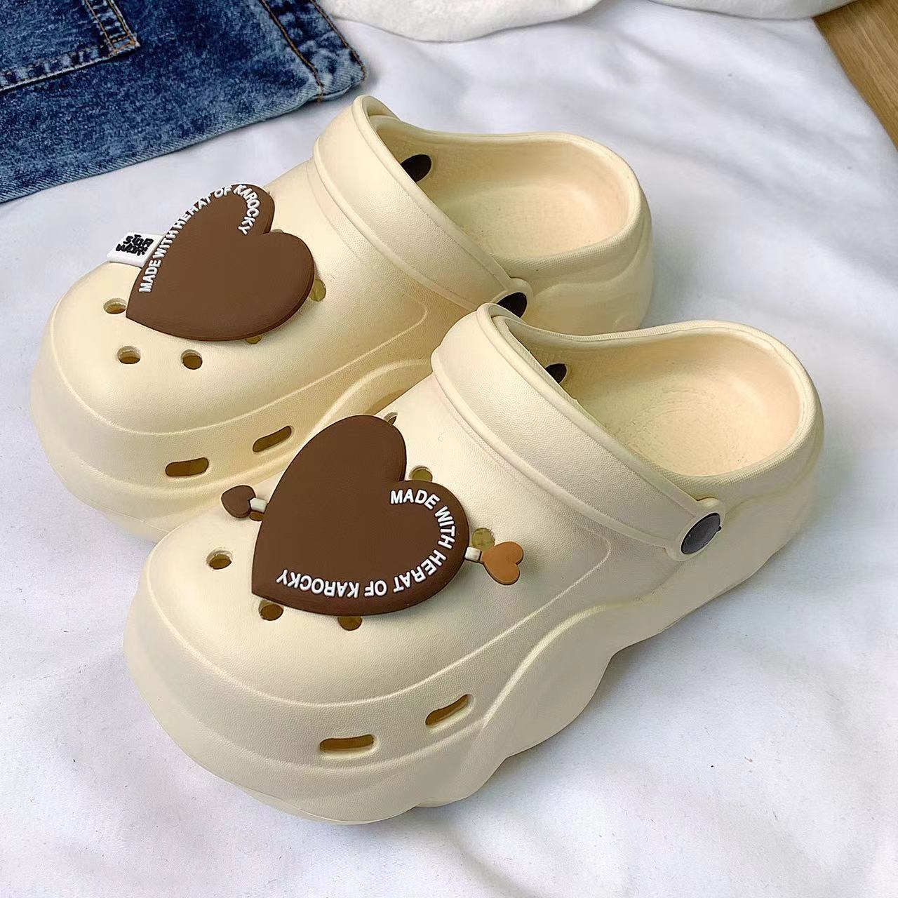 Damen Komfortable Clogs mit Herzen-Applikation und atmungsaktiver Sohle Fudus