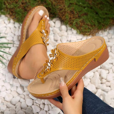 Damen modische Zehentrenner mit floralen Applikationen und ergonomischer Sohle Fudus