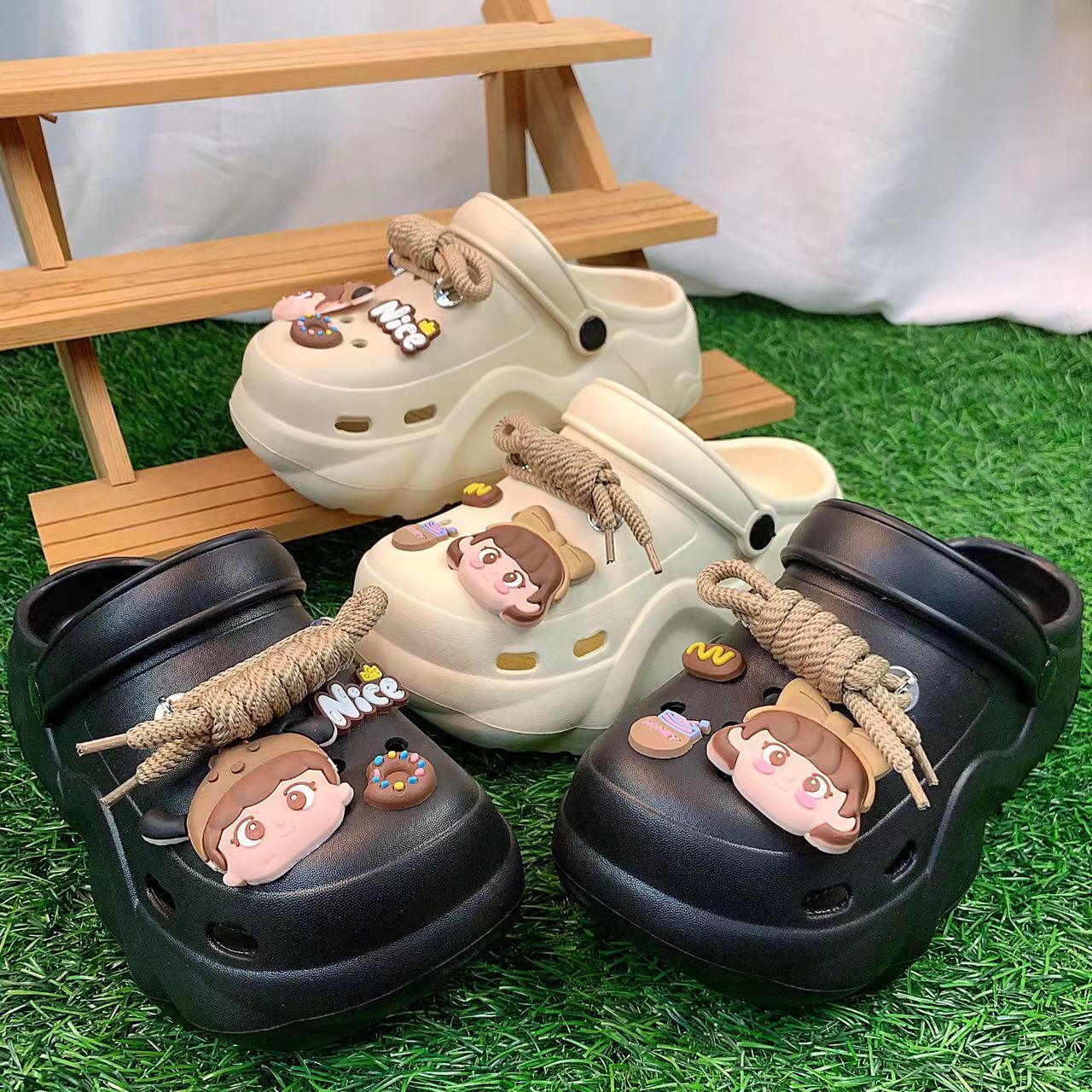 Damen Verspielte Clogs mit 3D-Motiv und modischer Schnürung Fudus