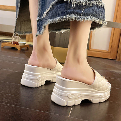 Damen modische Plateausandalen im quilted Design mit breiter Laufsohle Fudus