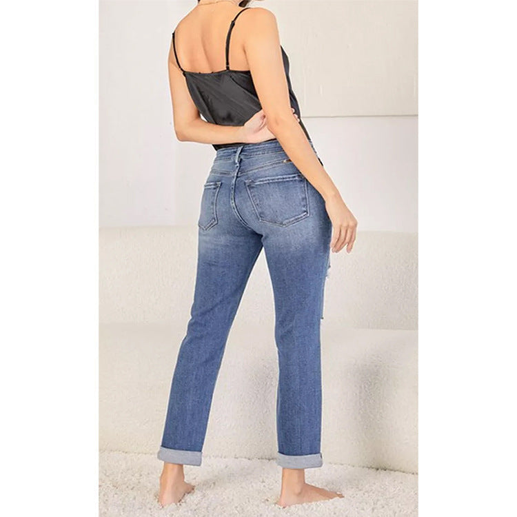 Damen Jeans im modernen Boyfriend-Schnitt mit hohen Knopfdetails und stylischem Used-Look Fudus