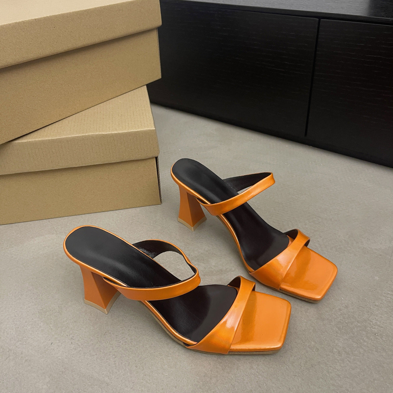 Damen Glamouröse Absatzsandalen mit stabilen Blockabsätzen und modischen Riemen Fudus