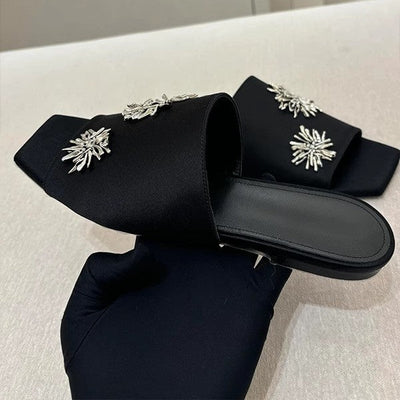 Damen Elegante Pantoletten mit schimmernden Blütenapplikationen Fudus