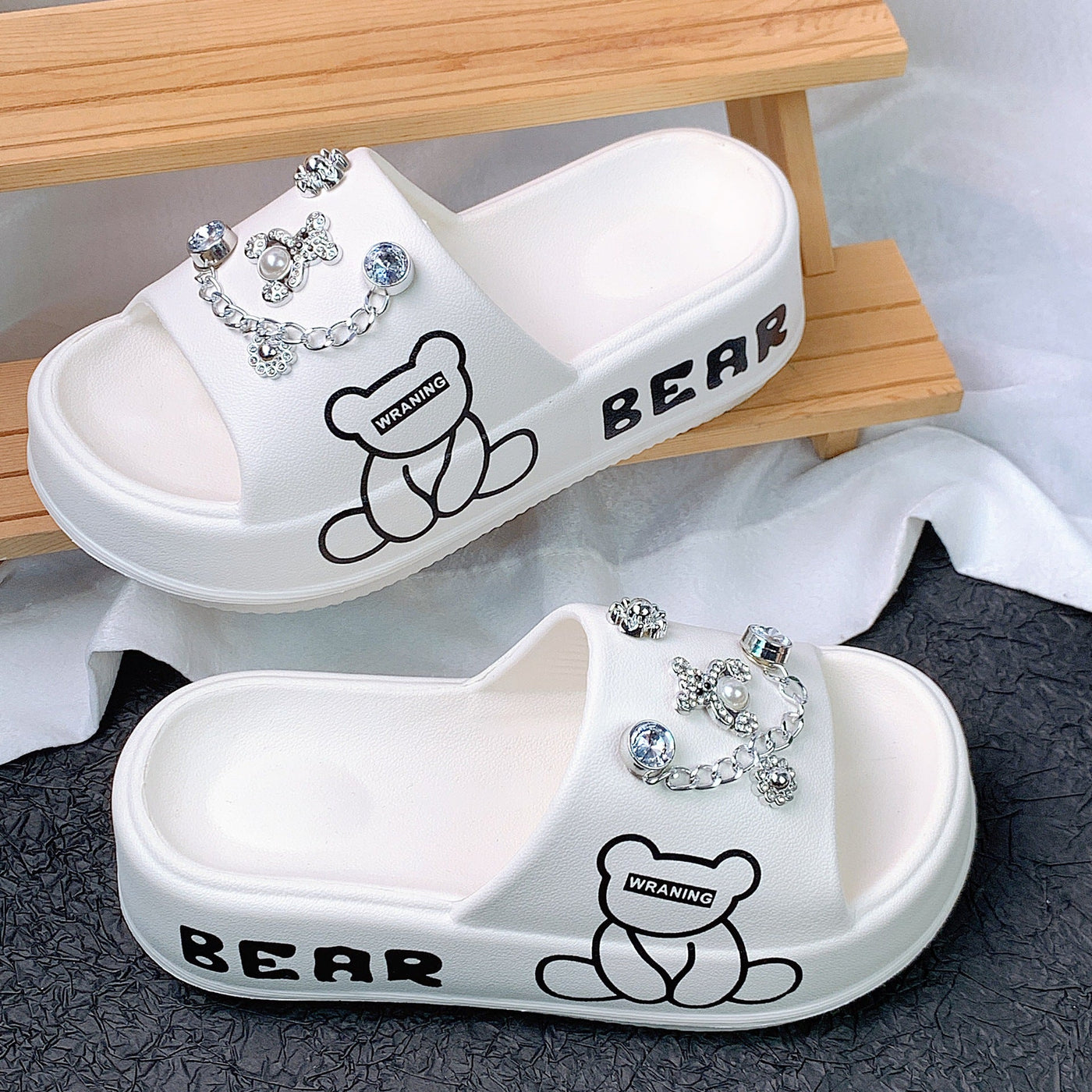 Damen Elegant verzierte Slipper-Sandalen mit eleganten Applikationen Fudus