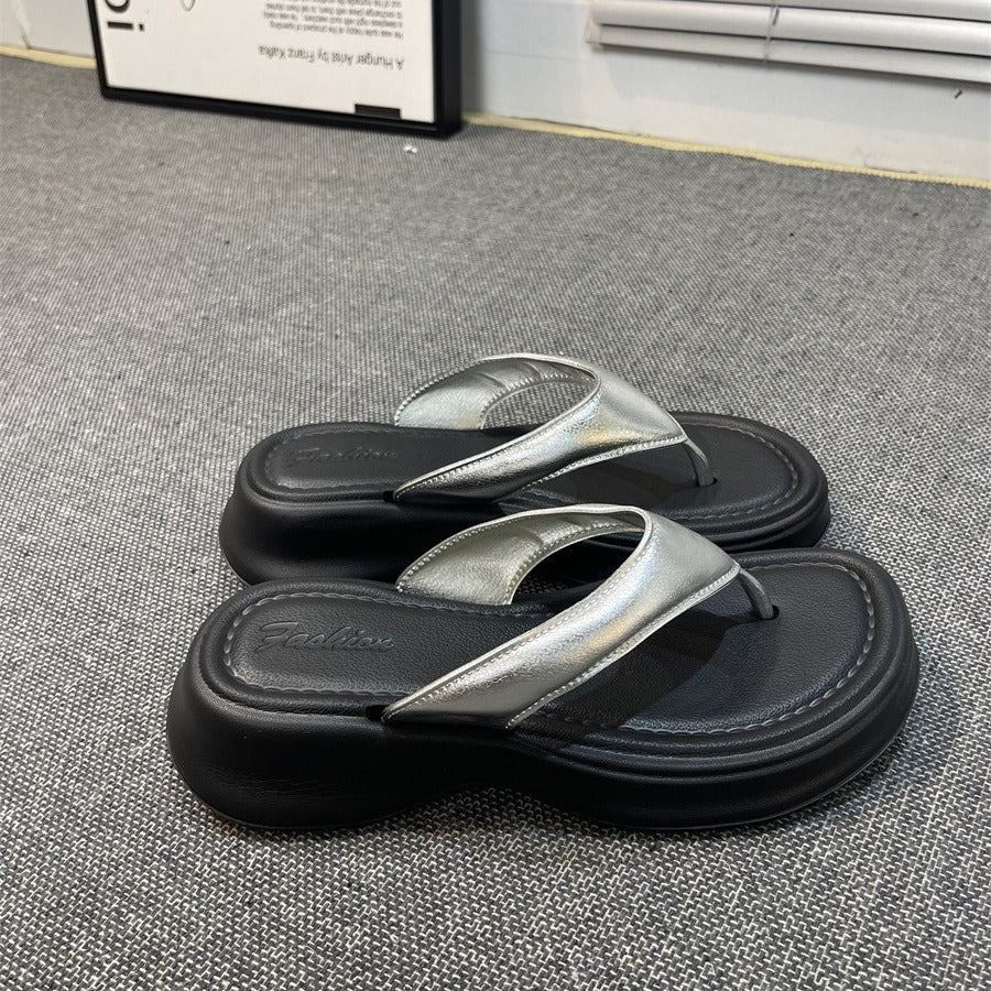 Damen Elegante Zehentrenner mit komfortablem Fußbett und modischem Metall-Design Fudus