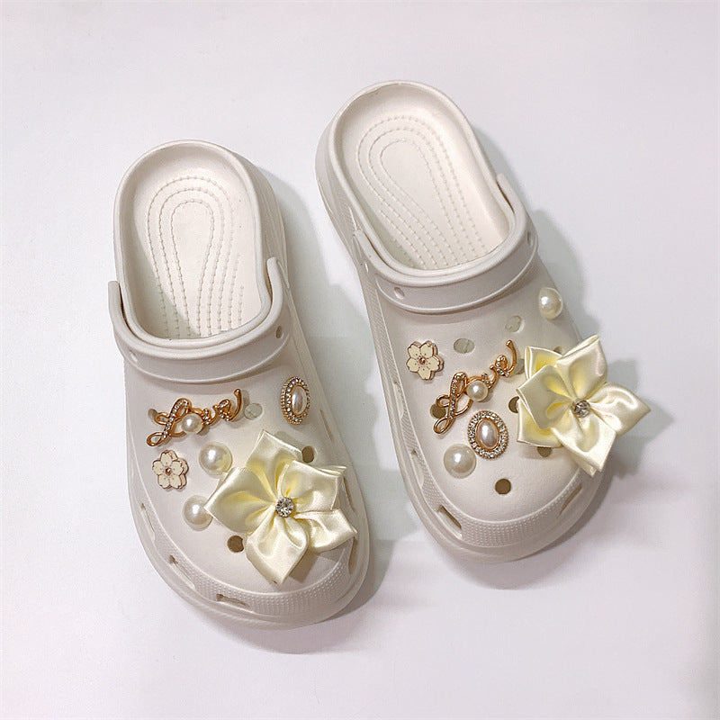 Damen Verspielte Clogs mit elegantem Blumenschmuck und personalisierten Akzenten Fudus