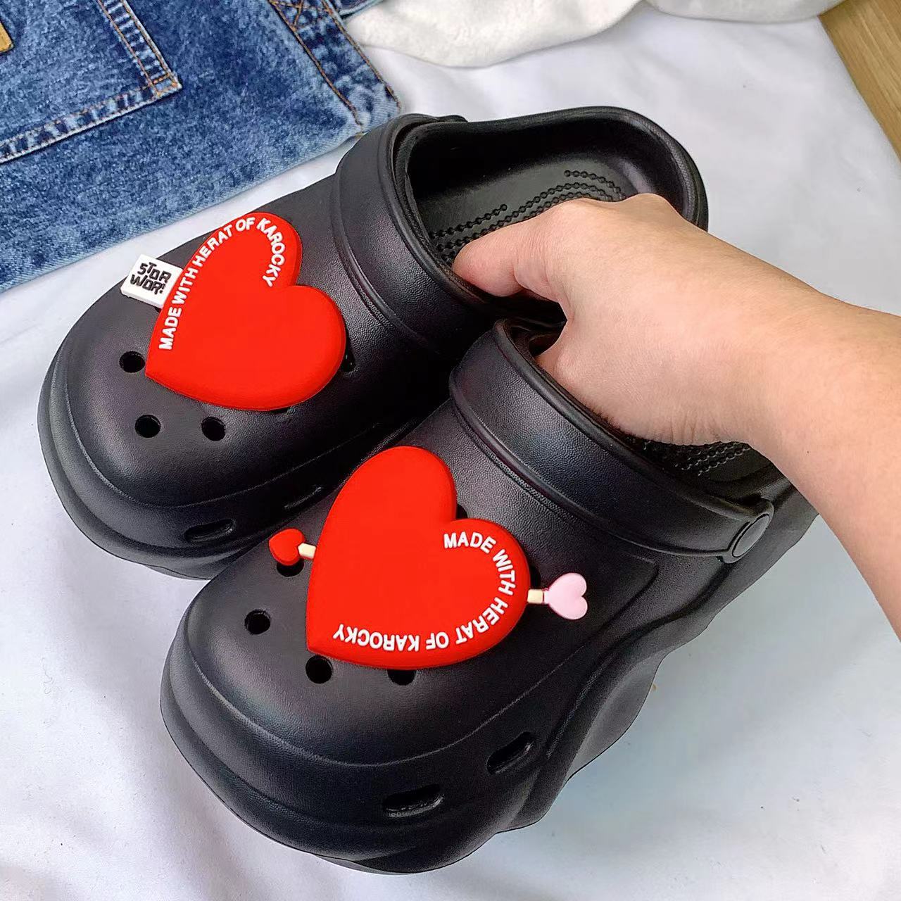 Damen Komfortable Clogs mit Herzen-Applikation und atmungsaktiver Sohle Fudus