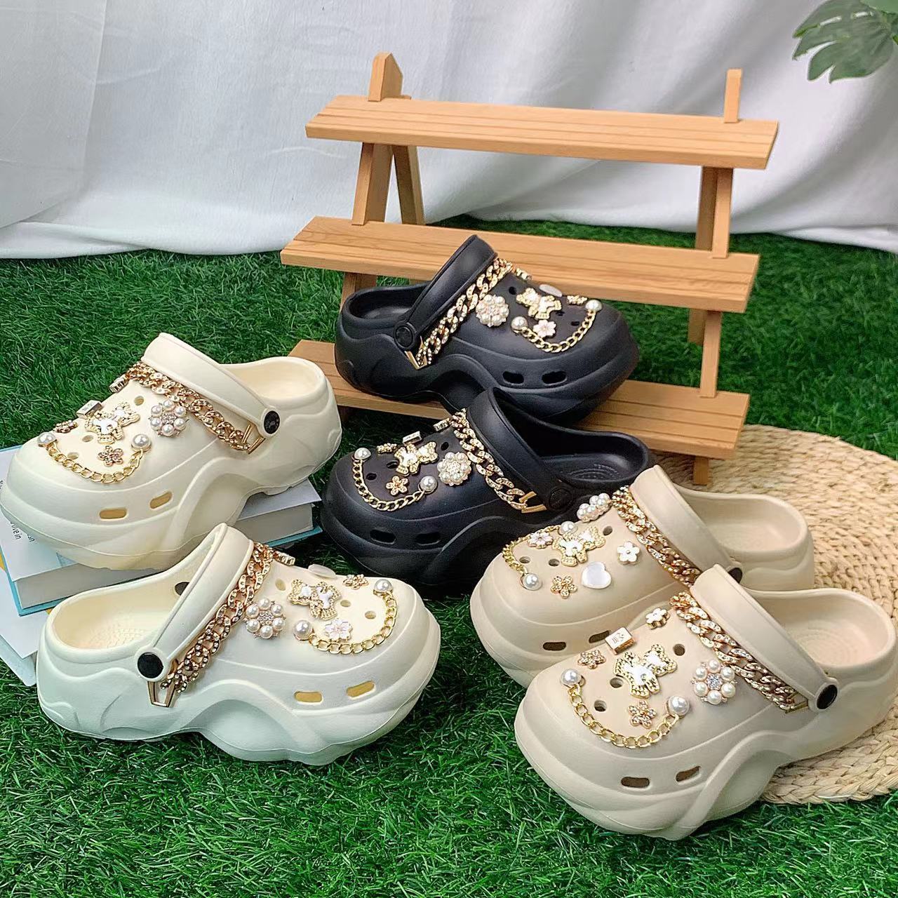 Damen Komfortable Clogs mit luxuriösen Schmuckdetails Fudus