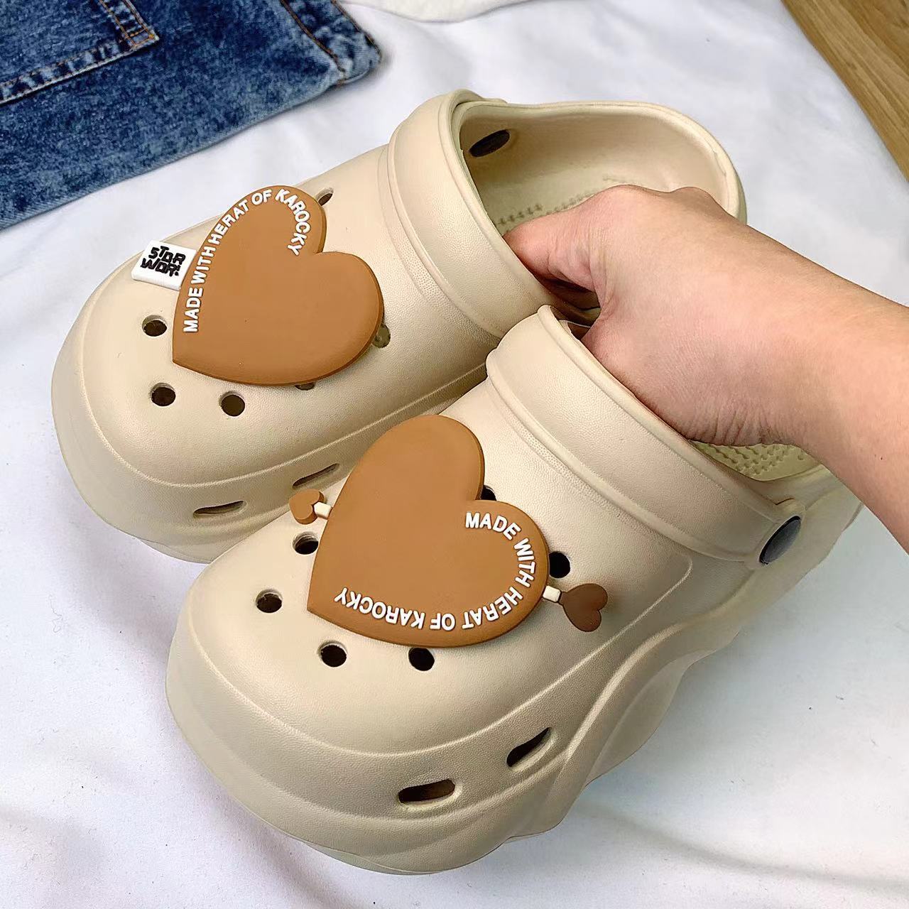 Damen Komfortable Clogs mit Herzen-Applikation und atmungsaktiver Sohle Fudus