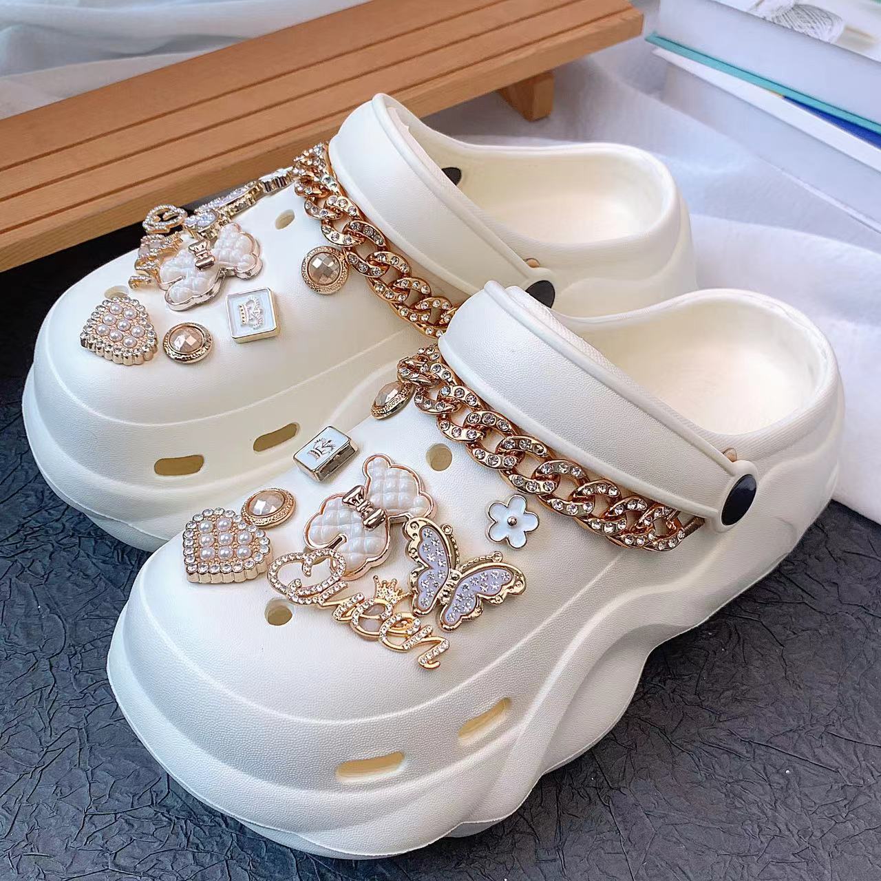 Damen Dekorative und luxuriöse Clogs mit funkelnden Applikationen Fudus