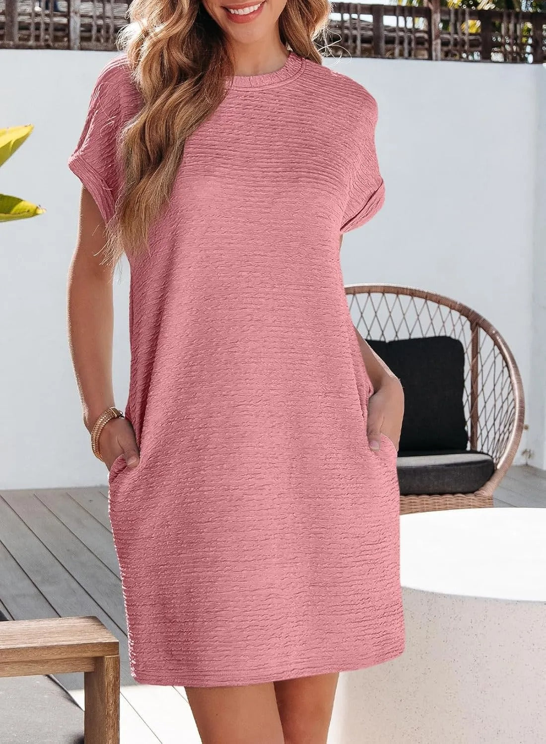 Damen lässiges Kurzarm-Kleid mit eingewebtem Texturmuster und praktischen Taschen Fudus