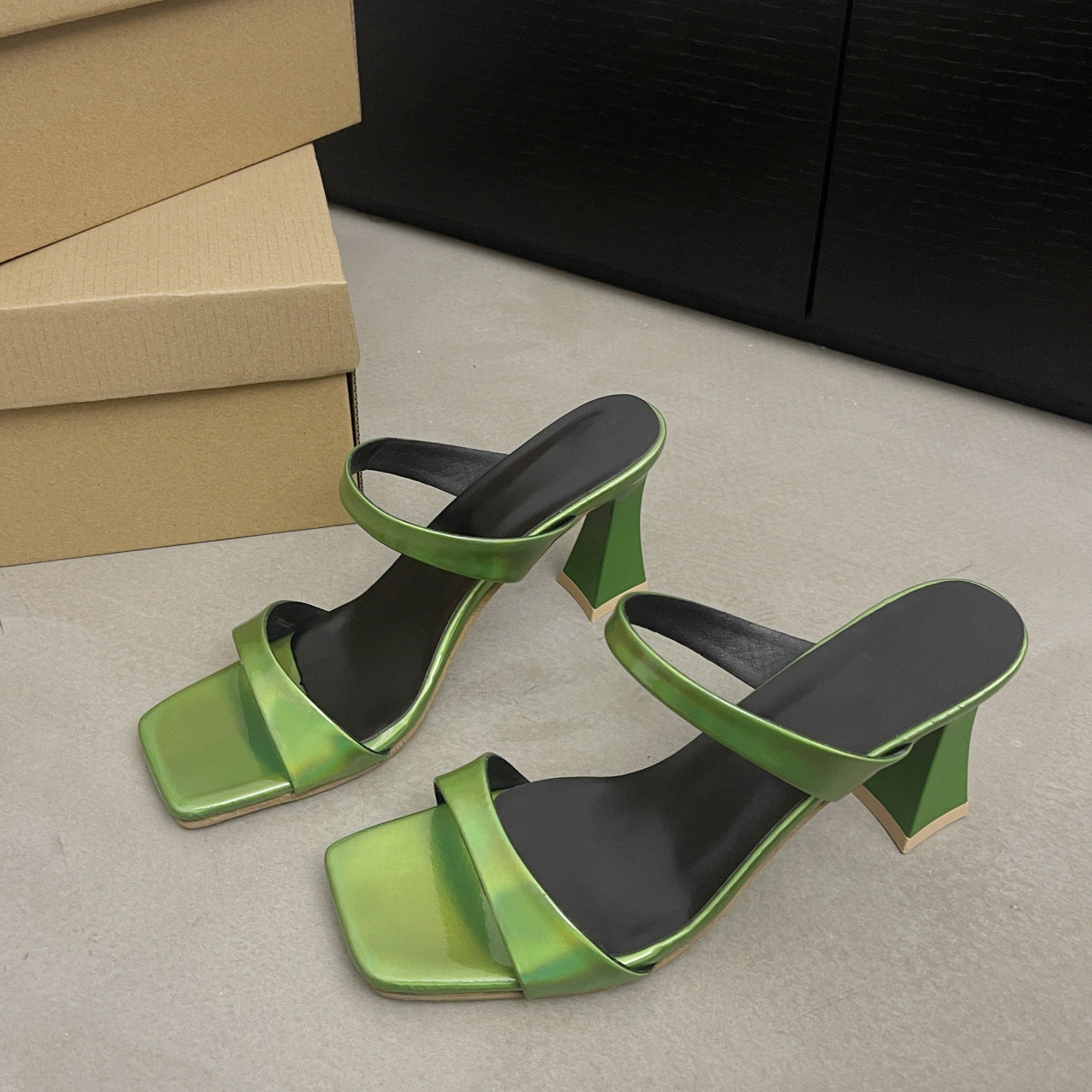 Damen Glamouröse Absatzsandalen mit stabilen Blockabsätzen und modischen Riemen Fudus