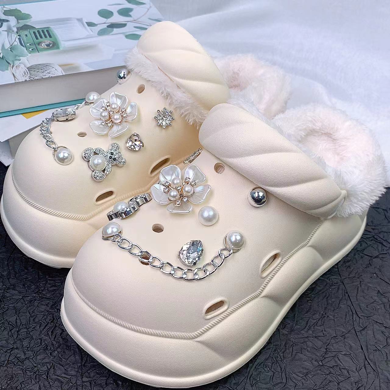 Damen Mode Clogs mit dekorativem Schmuck Fudus