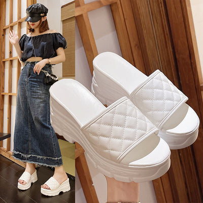 Damen modische Plateausandalen im quilted Design mit breiter Laufsohle Fudus