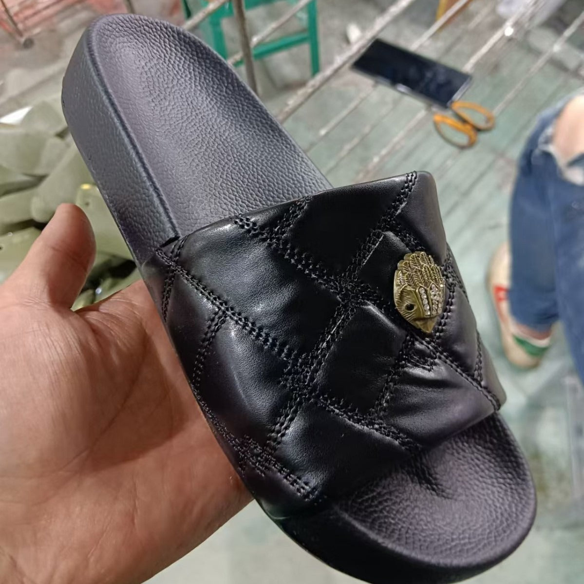 Damen Trendige Riemensandalen mit schimmerndem Obermaterial und bequemem Fußbett Fudus