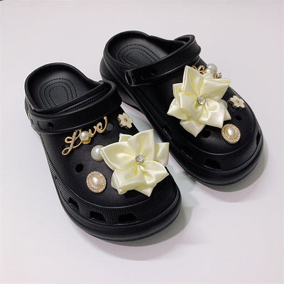Damen Verspielte Clogs mit elegantem Blumenschmuck und personalisierten Akzenten Fudus