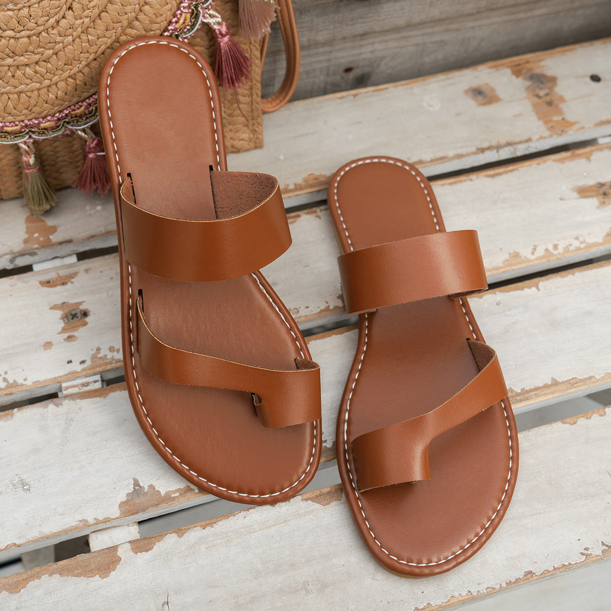 Damen Zehensteg-Sandalen mit breiten, verstellbaren Riemen und anatomischem Fußbett Fudus