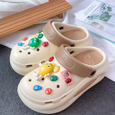 Damen Spaßige und kreative Clogs mit bunten Accessoires Fudus