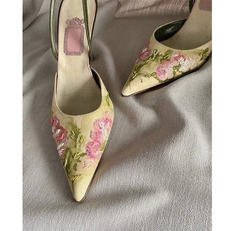 Damen elegante Pumps mit floralen Stickereien und schmalem Absatz Fudus