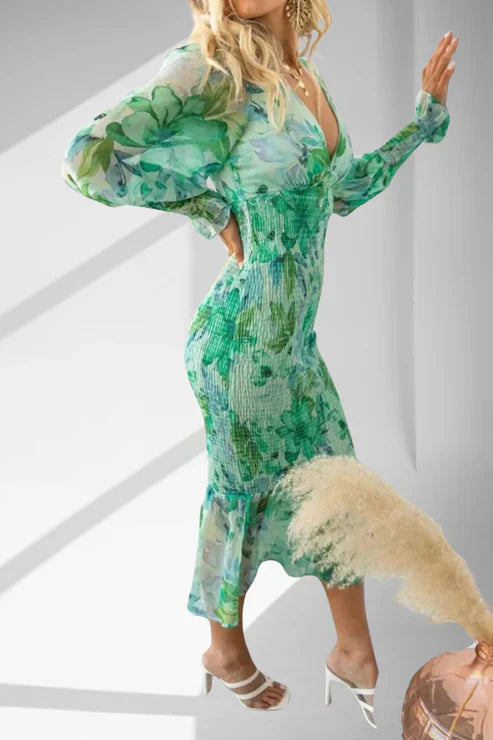 Schmales Midikleid | Volant-Saum | Florale Eleganz