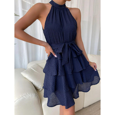 Engeltraud™ | Boho Minikleid mit Volants – Rückenfrei, Halterneck & Taillengürtel für Sommer & Festival