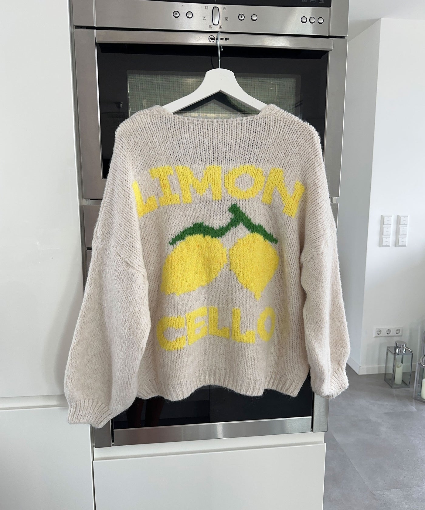 Fiona | Damenpullover mit Zitronenprint