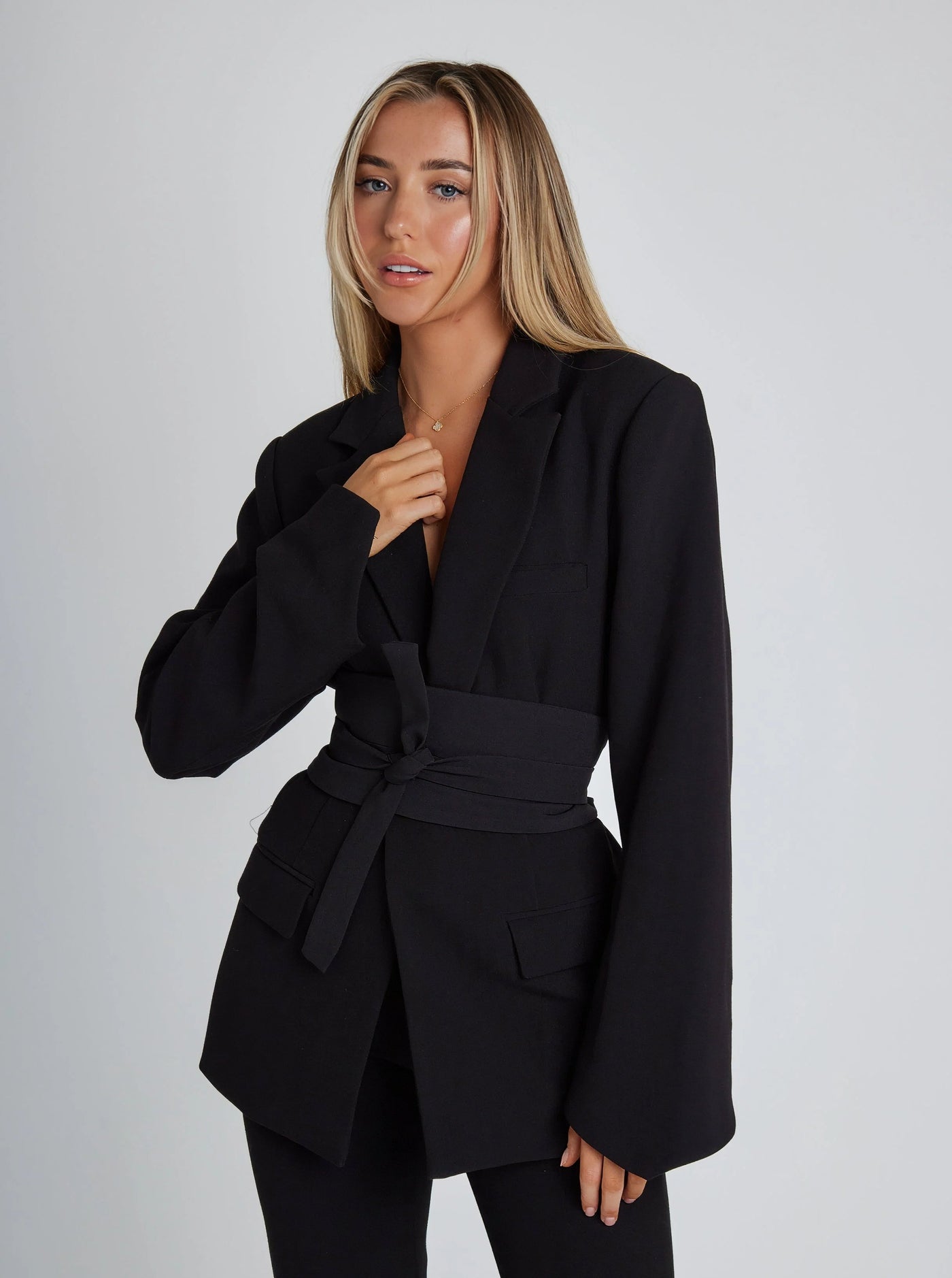 Renata | Eleganter Blazer mit Gürtel