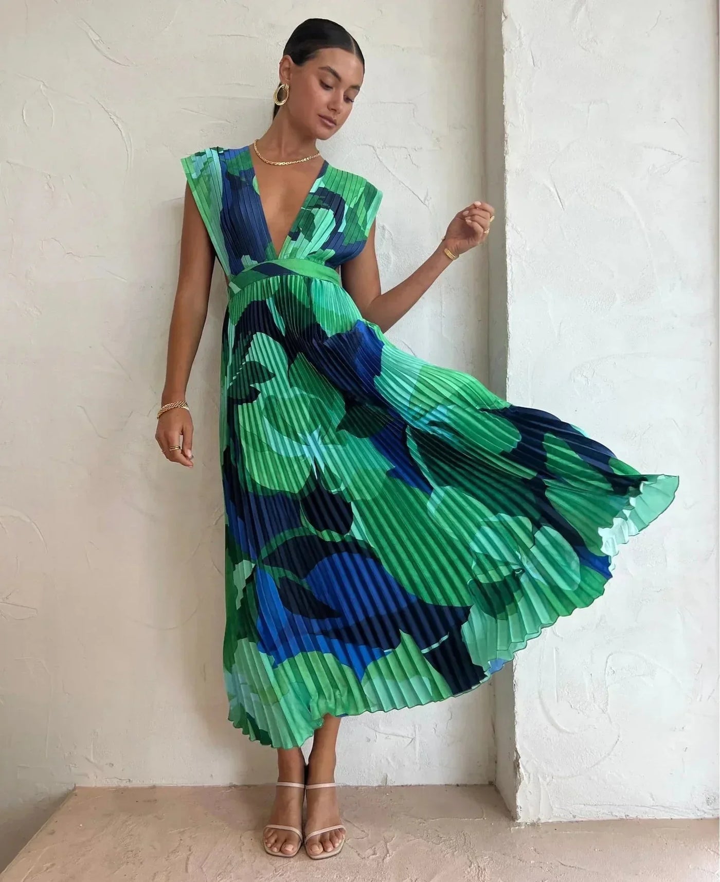 Plissee-Midikleid | Florales Muster | Elegante Silhouette