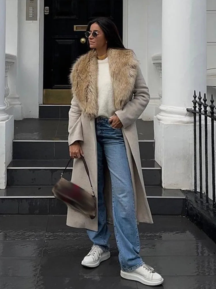 Mantel mit Kunstpelzkragen | Taillengürtel | Elegante Silhouette