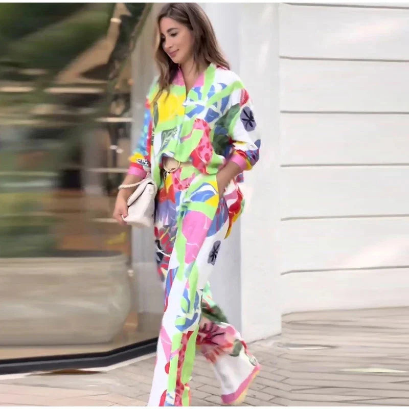 Zweiteiler mit abstraktem Print | Farbenfroh & Lässig | Sommerlicher Statement-Look