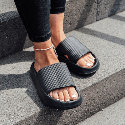 Slide-Sandale mit Strukturband | Extra-Sohle | Bequem & Modern
