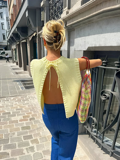 Ärmelloses Stricktop | Rückenausschnitt mit Schleife | Moderner Look