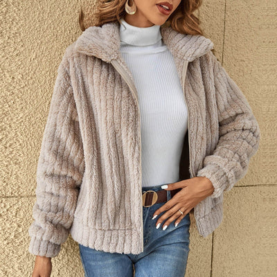 Kehlani - Kurze und warme TEDDY Jacke mit Reißverschluss