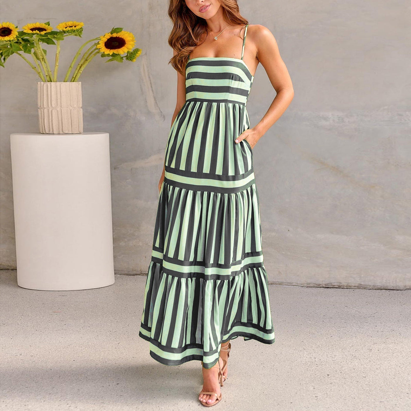 Maxikleid mit Spaghettiträgern | Gestreiftes Muster | Luftiger Sommerstil